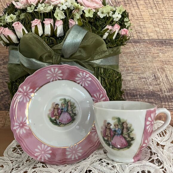Courting Couple Mini Tea Cup and Saucer Set Gold Trim Vintage Made in Japan - Picture 1 of 15